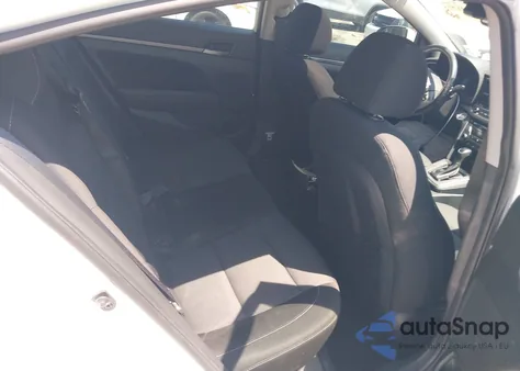 2018 Hyundai Elantra Value Edition z USA, uszkodzony, nr VIN 5NPD84LF6JH334832